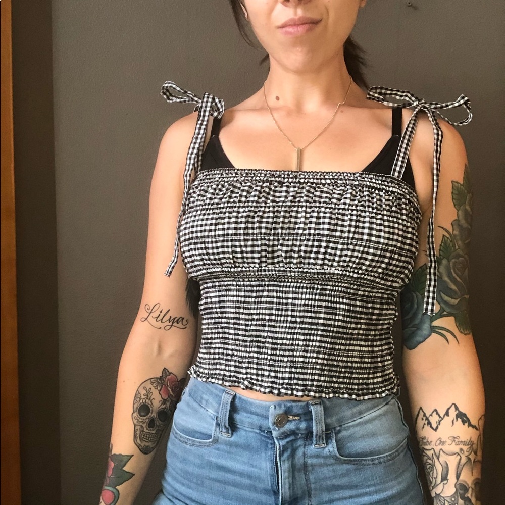 Gingham crop
